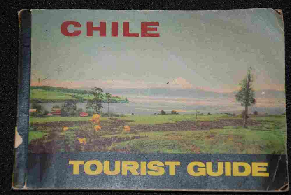 Tourist Guide 1962 - annual tourism publication edited by the propaganda and tourism section of the State Railways enterprise ; texte Oreste Plath ; photographs. U. de Chile